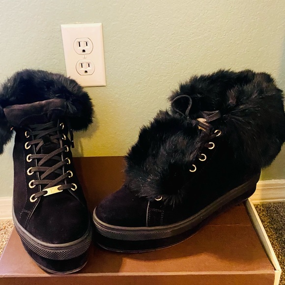 EUC Louis Vuitton Black Suede Rabbit Fur Jazzy High-Top Sneakers - Picture 5 of 15